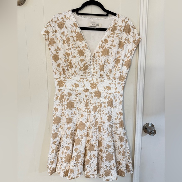 Taylor Eyelet V-Neck Dress Cotton - Picture 6 of 10